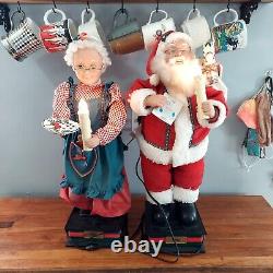 1993 Holiday Creations Mr & Mrs Santa Claus Lighted Animated Motion Figures 24
