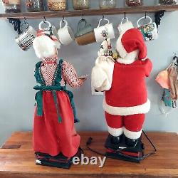 1993 Holiday Creations Mr & Mrs Santa Claus Lighted Animated Motion Figures 24