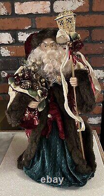 1998 Regal Claus House of Lloyd Christmas Around The World 17Doll Figure 542487