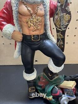 2001 WWF/WWE Danbury Mint Santa Claus Figure Wrestling. VERY RARE