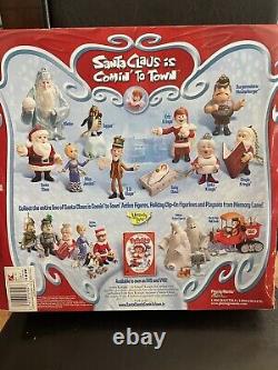 2004 Memory Lane SANTA CLAUS IS COMIN TO TOWN Holiday Clip On Collection