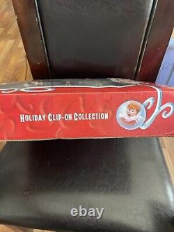 2004 Memory Lane SANTA CLAUS IS COMIN TO TOWN Holiday Clip On Collection