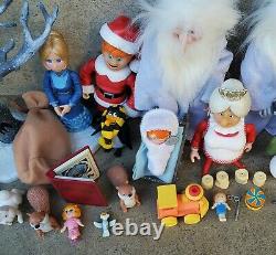 2004 Santa Claus Is Coming To Town Action Figure Set