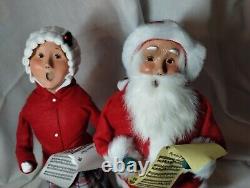 2010 Byers Choice The Carolers Mr & Mrs Santa Claus Pair