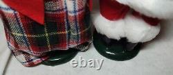 2010 Byers Choice The Carolers Mr & Mrs Santa Claus Pair