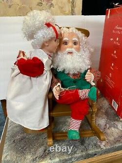 21 Santas Best Animated Mrs Claus Kissing Santa Christmas Love Gift Musical