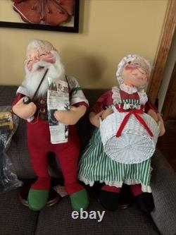 30inch Anna Lee Sunday Morning Santa & Mrs Claus Basket
