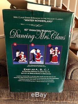 ANIMATED LIFE SIZE 5 FOOT MRS SANTA CLAUS in RED VELVET SINGS & DANCES CHRISTMAS