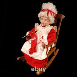 ANIMATED MRS. SANTA CLAUS in ROCKING CHAIR / KNITTING / VINTAGE 1993