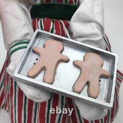 Annalee Mobilitee 2004 Christmas Santa Mrs Claus 16 Dolls Baking Gingerbread