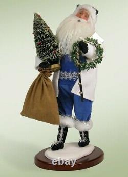 Byers' Choice Walking In A Winter Wonderl Santa Claus Christmas Caroler Figure
