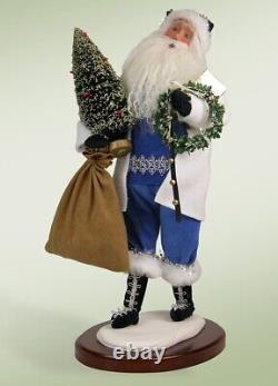 Byers' Choice Walking In A Winter Wonderl Santa Claus Christmas Caroler Figure