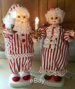CHRISTMAS 1995 Motion 24 Mr& Mrs Santa Claus Striped Night Clothes Rare Vintage