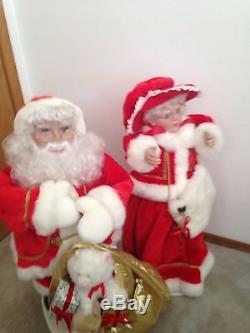 Christmas Animated Santa Claus And Mrs. Claus Beautiful Set