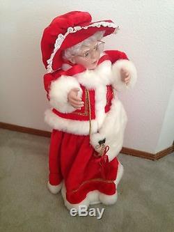 Christmas Animated Santa Claus And Mrs. Claus Beautiful Set