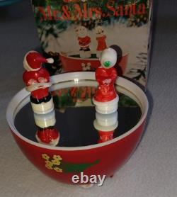Christmas Mr. And Mrs. Santa Claus Dancing /Ice Skating Music Box Rare Vintage