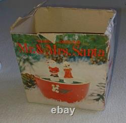 Christmas Mr. And Mrs. Santa Claus Dancing /Ice Skating Music Box Rare Vintage