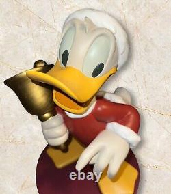 Disney 2006 Donald Duck Big Fig Statue Santa Claus 16 Garden Fab 5