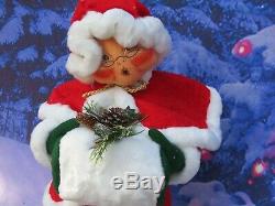 Giant 30 Annalee Classic Mrs Santa Claus Doll with Hand Warmer/Muff 620904 NEW