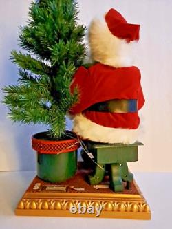 Holiday Creations Animated Christmas Santa with Fiber Optic Tree & Music 1999