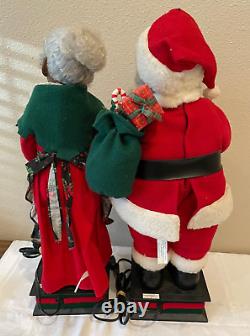 Holiday Creations MR & MRS SANTA CLAUS Animated 26 Black African American 1993