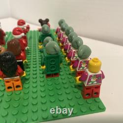 (LOT OF 33)Lego Christmas SANTA CLAUS MINIFIGURE And More