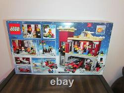 Lot LEGO 10263 Winter Village Fire Station with Mini Figures Santa Elf Mrs. Claus