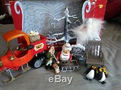 Lot Santa Claus Is Comin To Town North Pole Mail Truck Figures Playing Mantis