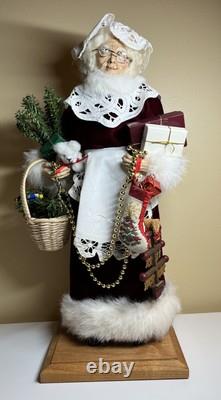 Lynn Haney Mrs. Santa Claus 18 character doll figure vintage 1991