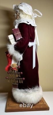 Lynn Haney Mrs. Santa Claus 18 character doll figure vintage 1991