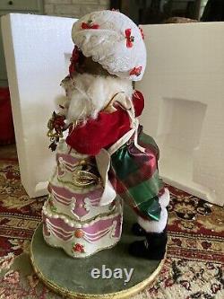 Mark Roberts -Ltd Ed Santa Decorating A Cake 26 in. Stunning On Base