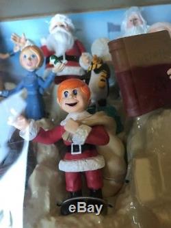 Memory Lane Santa Claus is Coming to Town Winter & Friends Deluxe Figure Set NIB