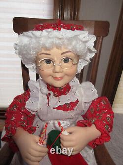 Motion-ettes of Christmas Rocking Mrs Santa Claus Animated Figure Working withBox