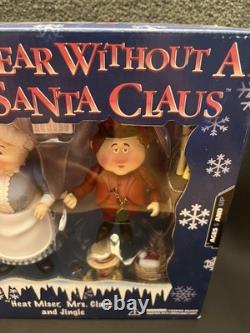 NIB 2002 The Year Without A Santa Claus Heat miser and Snow miser figures MINT