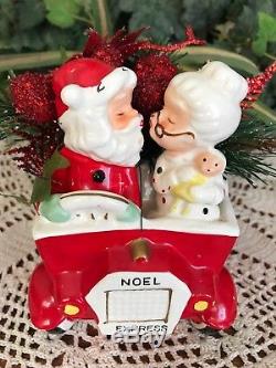 Napco Planter Mr. And Mrs. Santa Claus Kissing 1961