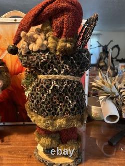 Old World Woodland style Santa Claus figurines