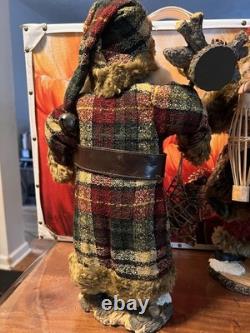 Old World Woodland style Santa Claus figurines