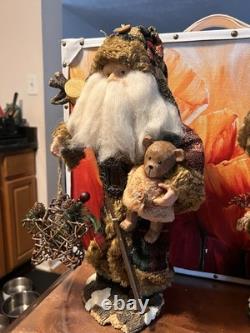 Old World Woodland style Santa Claus figurines