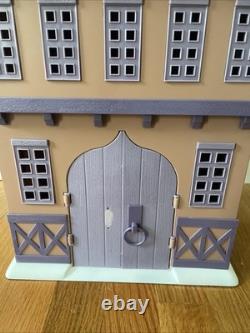 Playing Mantis Series 1 Rudolph Red Nosed Reindeer Santa's Castle Display Set