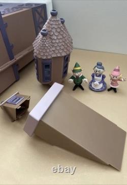 Playing Mantis Series 1 Rudolph Red Nosed Reindeer Santa's Castle Display Set