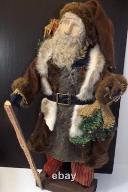 Primitive Early Antique SANTA CLAUS Doll 25 Figurine Sculpted Carved Wood Face