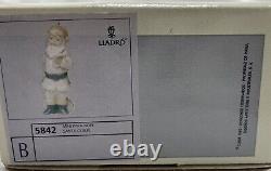 RETIRED Lladró Santa Claus Porcelain Figure #5842 in Original Box