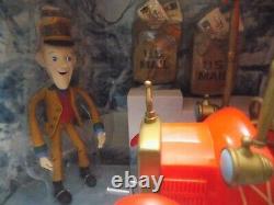 Rankin Bass Santa Claus Is Comin To Town North Pole Mail Truck & Figure
