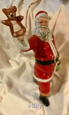 Royal Doulton Figure Santa Claus 1981. #2725 Christmas. Excellent