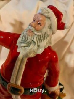 Royal Doulton Figure Santa Claus 1981. #2725 Christmas. Excellent