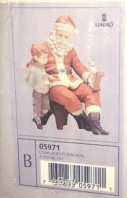 SALE! LLADRO A SPECIAL GIFT #5971 NEW IN BOX SANTA CLAUS withBOY FIGURERARE VTG