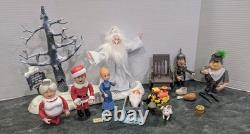 Santa Claus is Coming to Town Set Winter Warlock Playing Mantis Memory Lane