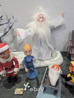 Santa Claus is Coming to Town Set Winter Warlock Playing Mantis Memory Lane