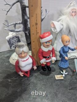Santa Claus is Coming to Town Set Winter Warlock Playing Mantis Memory Lane