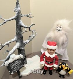 Santa Clause Is Coming To Town 2004 Memory Lane Figure & Tree Lot